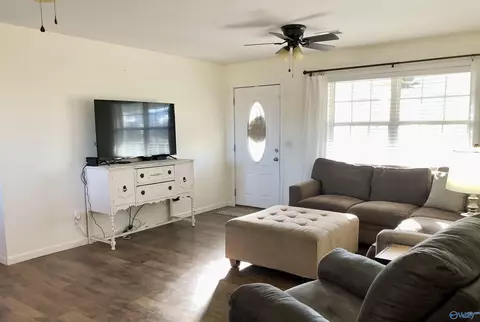 304 Hazel St, Centre, AL 35960 photo 3