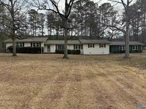 1075 Watson Dr, Centre, AL 35960 photo 1