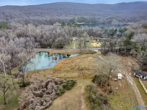 182 Ymca Dr, Gurley, AL 35748 photo 3