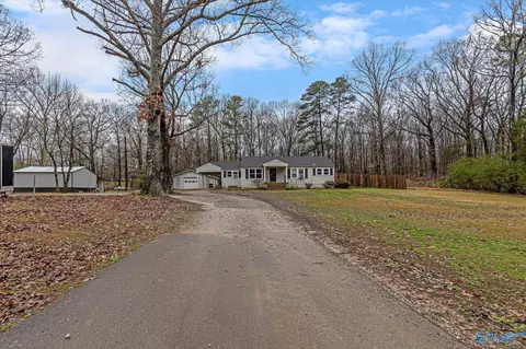 212 N Seneca Dr, Trinity, AL 35673 photo 2