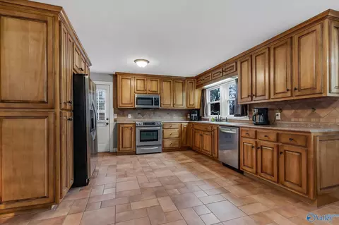 212 N Seneca Dr, Trinity, AL 35673 photo 8