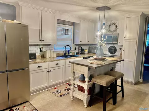 Kitchen - 9562 County Road 434, Trinity, AL 35673 photo 2 of 2