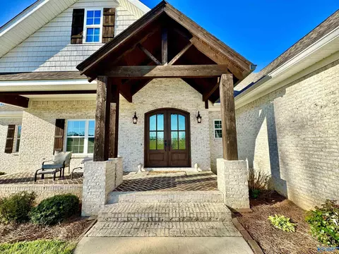 347 Mapleton Dr, Hamilton, AL 35570 photo 2