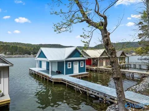 192 Pine Island Cir, Scottsboro, AL 35769