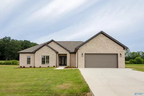 151 Spry Way, Killen, AL 35645 photo 1
