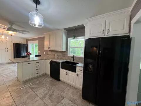 Kitchen - 664 Hunt Rd, Arab, AL 35016 photo 3 of 5