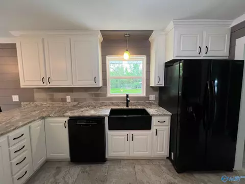 Kitchen - 664 Hunt Rd, Arab, AL 35016 photo 1 of 5