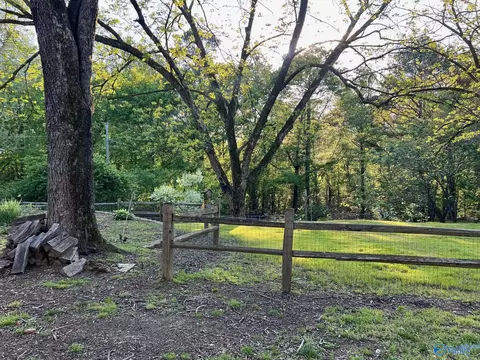 Exterior - 664 Hunt Rd, Arab, AL 35016 photo 7 of 13