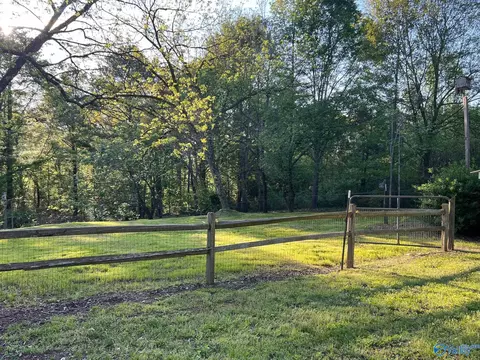 Exterior - 664 Hunt Rd, Arab, AL 35016 photo 8 of 13