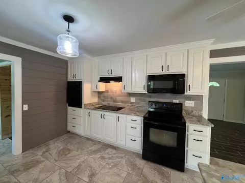 Kitchen - 664 Hunt Rd, Arab, AL 35016 photo 4 of 5