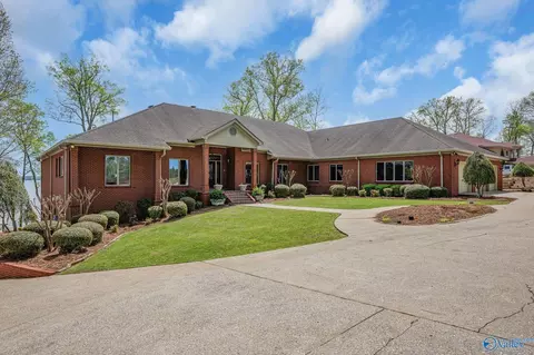 658 Saddlebrook Dr, Killen, AL 35645 photo 3