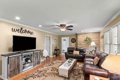 Living - 399 3rd Ave, Grant, AL 35747 photo 3 of 6