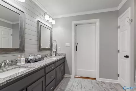Bath - 399 3rd Ave, Grant, AL 35747 photo 1 of 6