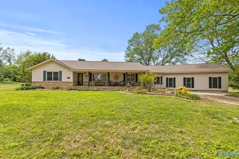 Exterior - 399 3rd Ave, Grant, AL 35747 photo 1 of 10