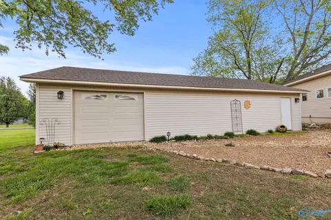 Exterior - 399 3rd Ave, Grant, AL 35747 photo 9 of 10