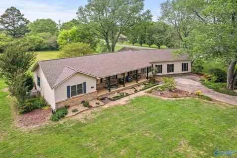 Exterior - 399 3rd Ave, Grant, AL 35747 photo 3 of 10