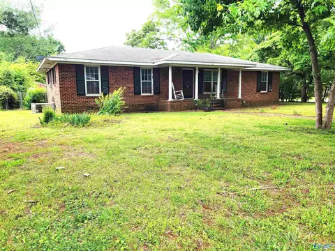 123 Sally Ln, Madison, AL 35758 photo 1