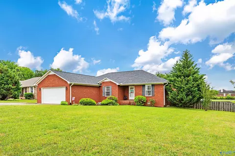 18202 E Limestone Rd, Athens, AL 35611 photo 2
