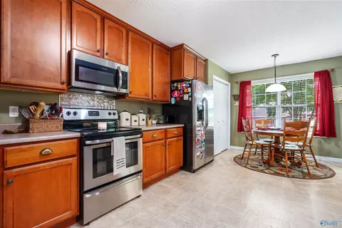 18202 E Limestone Rd, Athens, AL 35611 photo 7