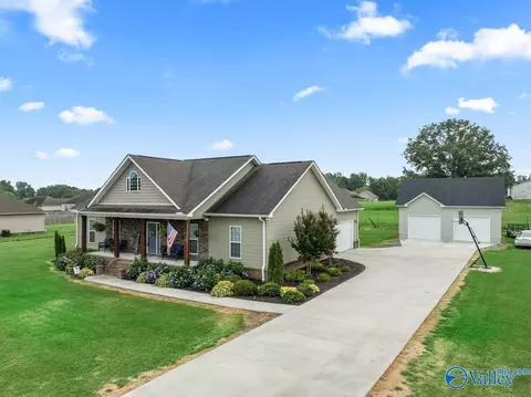 151 Lashae Loop, Grant, AL 35747 photo 2