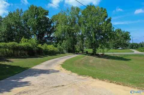 2811 Ebell Rd, Oneonta, AL 35121 photo 4