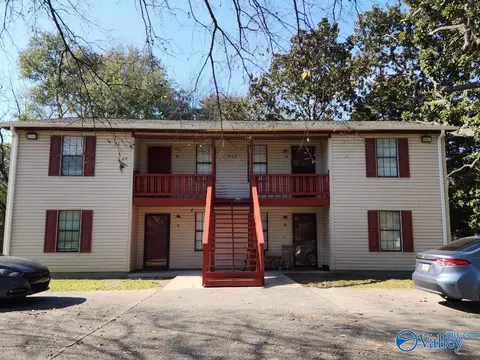 201 8th Ave, Decatur, AL 35601