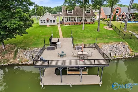 1038 Waters Edge Dr, Florence, AL 35634 photo 7