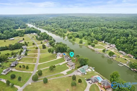 1038 Waters Edge Dr, Florence, AL 35634 photo 9