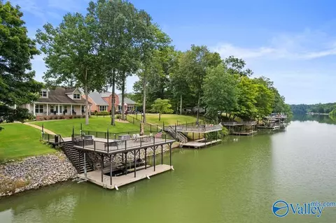 1038 Waters Edge Dr, Florence, AL 35634 photo 8