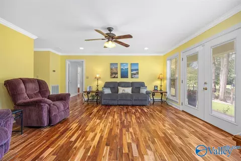 1038 Waters Edge Dr, Florence, AL 35634 photo 11