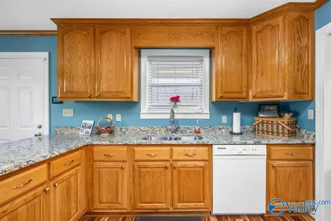 1038 Waters Edge Dr, Florence, AL 35634 photo 14
