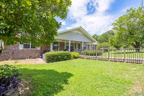 209 Lasseter Dr, Gadsden, AL 35901 photo 2