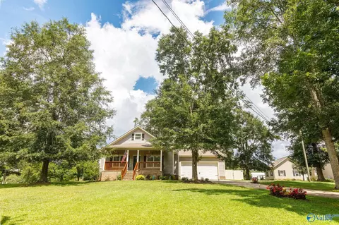 1102 Pineview Ave, Glencoe, AL 35905 photo 1