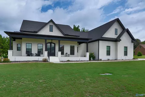 20117 Executive Dr, Tanner, AL 35671 photo 2