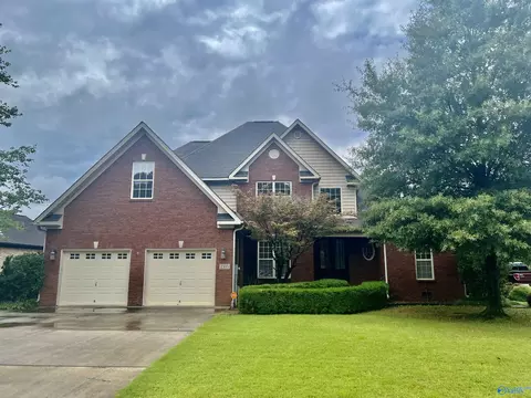 2305 Amberly Ln, Decatur, AL 35603
