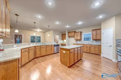 216 Maplebrook Dr, Madison, AL 35756 photo 5