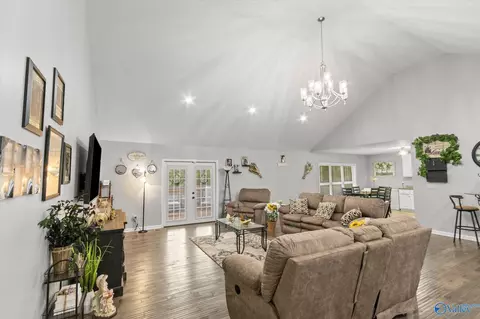 42 Tessa Cir, Albertville, AL 35950