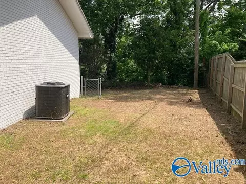 625 S Mountain Dr, Trinity, AL 35673 photo 4