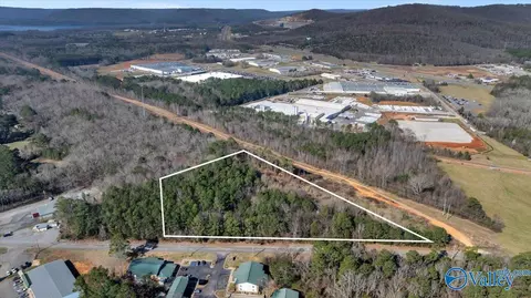 100 W Stewart Rd, Scottsboro, AL 35769