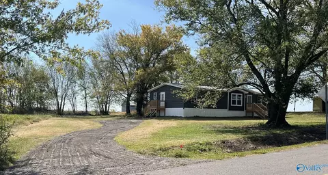 999 Mcgee St, Section, AL 35771 photo 3