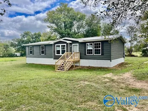 999 Mcgee St, Section, AL 35771 photo 2