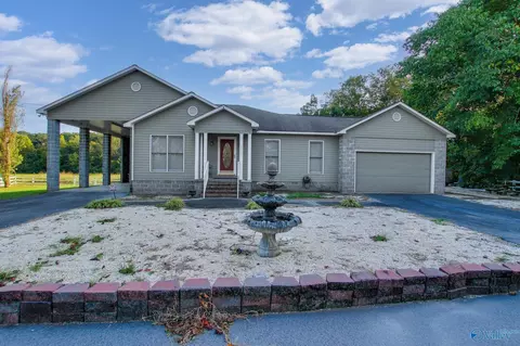 2220 Jefferson St, Courtland, AL 35618