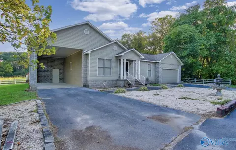 2220 Jefferson St, Courtland, AL 35618