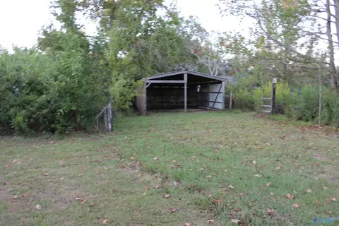 Exterior - 7933 Cr 170, Trinity, AL 35673 photo 4 of 5