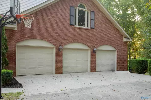 312 Saddlebrook Dr, Killen, AL 35645 photo 5