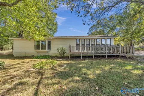 1527 Butter And Egg Rd, Hazel Green, AL 35750