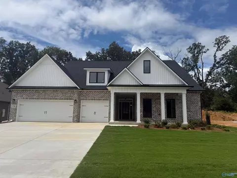 210 Lyndon Cove Rd, Huntsville, AL 35811