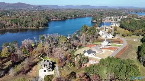 17 Goose Pond Island Dr, Scottsboro, AL 35769