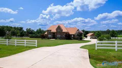 470 Beth Rd, New Market, AL 35761