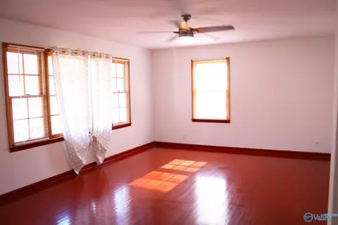 929 E Tomahawk Trl, Gadsden, AL 35903 photo 4